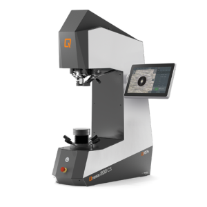 QATM Qness 200 CS – universalus makrokietumo matuoklis mažoms detalėms