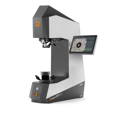 QATM Qness 200 CS – universalus makrokietumo matuoklis mažoms detalėms
